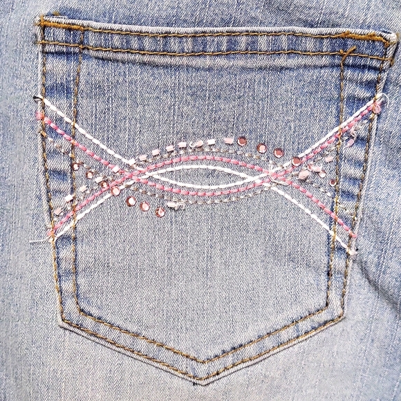 Vintage Lt Blue Faded Denim Capris with Pink Stitching and Beads on Back Pockets - Picture 4 of 7